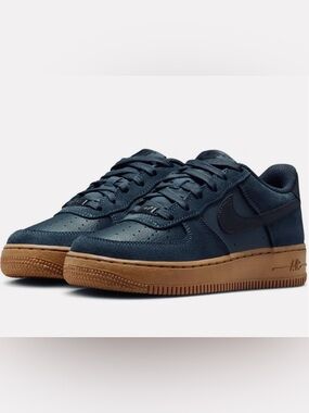 Nike Low-Top Sneakers in Navy Black and Gum Like New